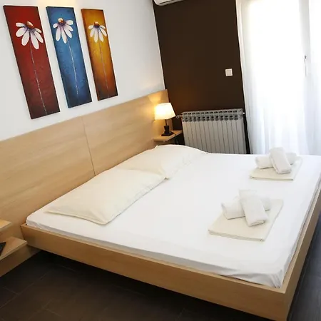 Guest house Lorenta 3*