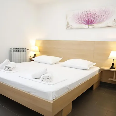 Lorenta Guest house 3*