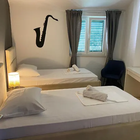 Lorenta Near The Гостевой дом