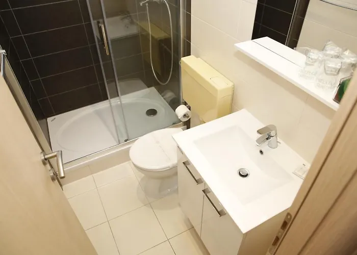 Lorenta Near The ゲストハウス ヴォディツェ