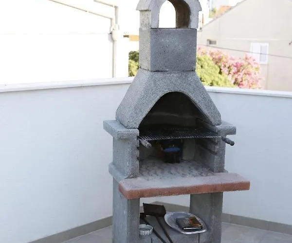 ゲストハウス Lorenta Near The 3*