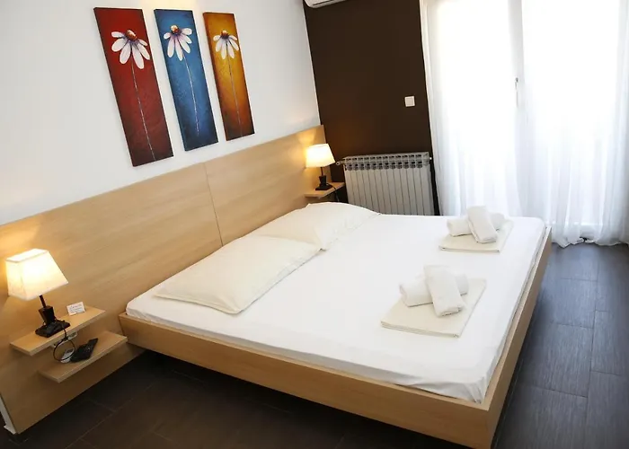 ゲストハウス Lorenta Near The 3*