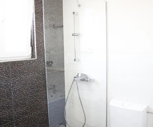 ゲストハウス Lorenta Near The 3*