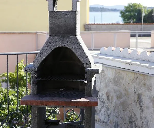 ゲストハウス Lorenta Near The 3*