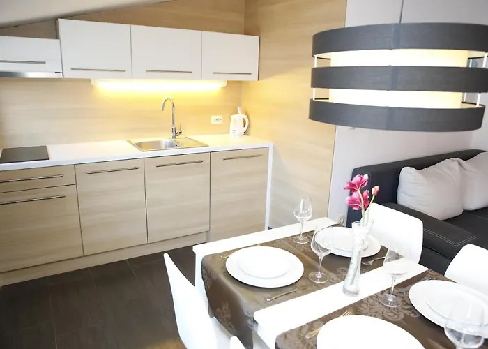 Lorenta Near The ゲストハウス ヴォディツェ