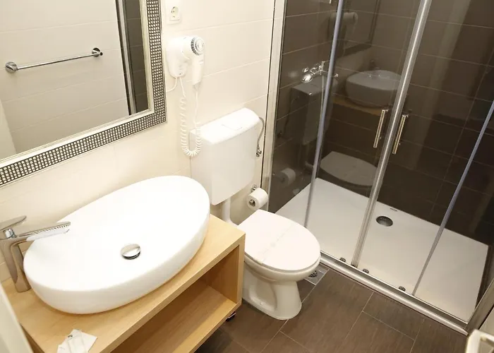 Lorenta Near The ゲストハウス