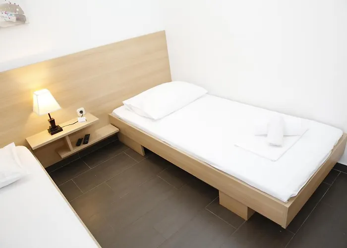 Lorenta Near The 3* ヴォディツェ