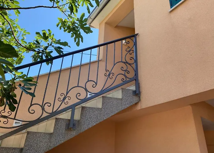 ゲストハウス Lorenta Near The 3*