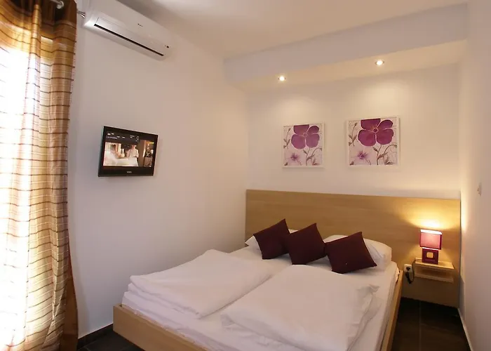 Lorenta Near The 3* ヴォディツェ