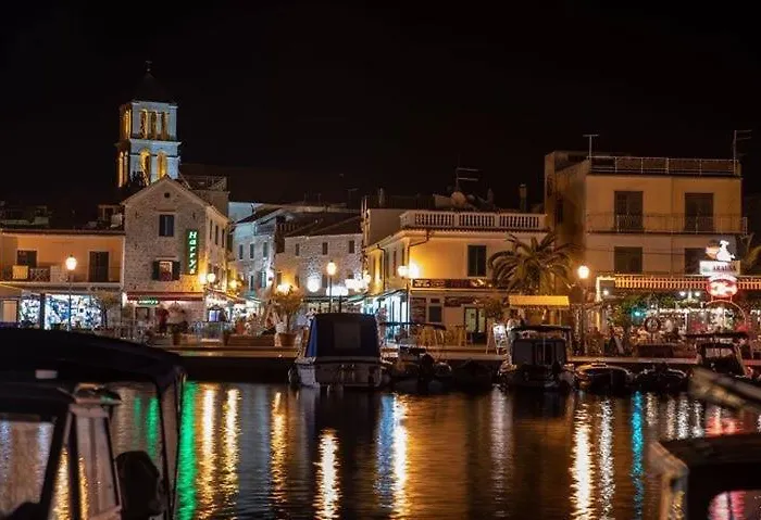 ゲストハウス Lorenta Near The 3*