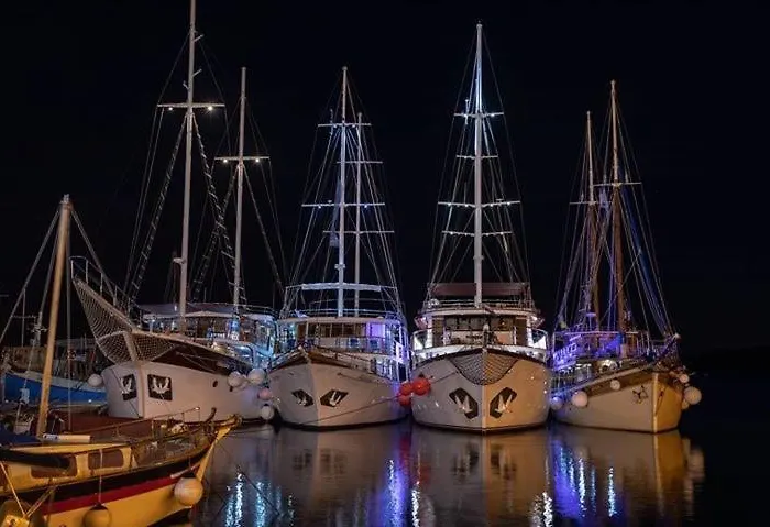 Lorenta Near The ゲストハウス